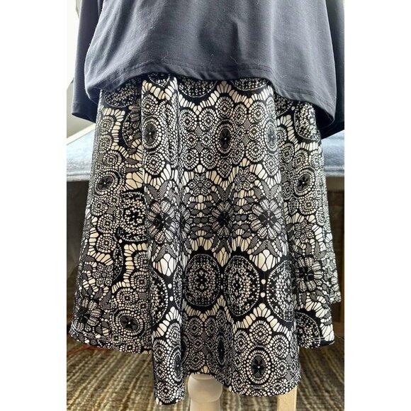 Torrid Skirt Size 3 (22-24) Lace Skater Skirt High Lo Hem Bonded Lace Plus Goth - Picture 12 of 16
